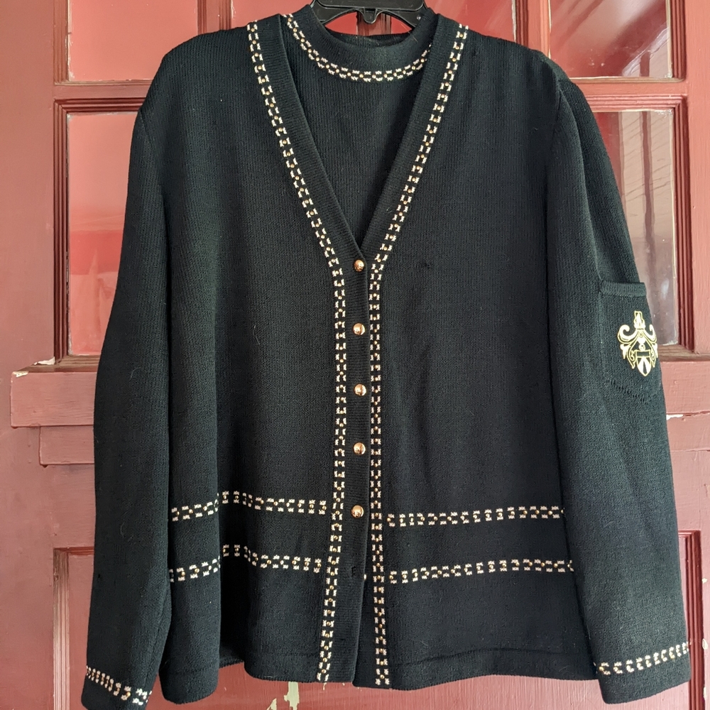 Beautiful St John Sport sweater set - Picture 5 of 16